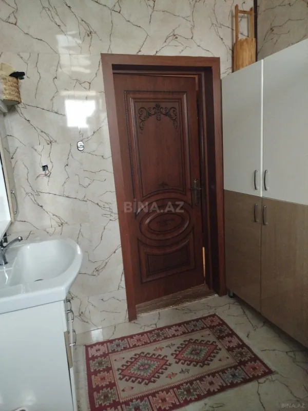 Satılır 4 otaqlı həyət evi 172 m²