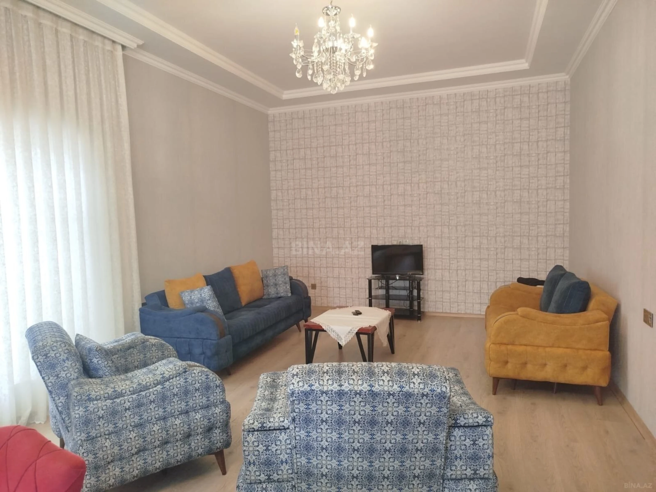 Satılır 4 otaqlı həyət evi 172 m²