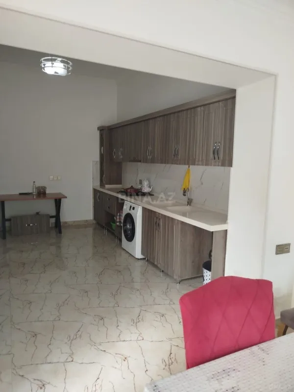 Satılır 4 otaqlı həyət evi 172 m²