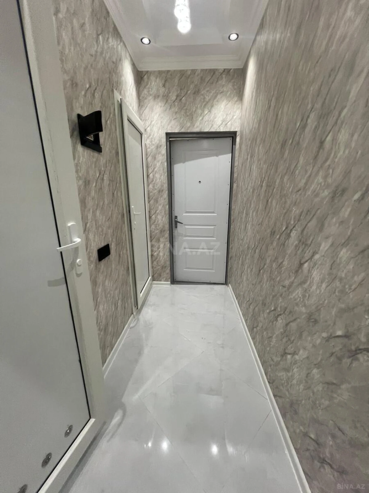 Satılır 2 otaqlı mənzil 55 m²