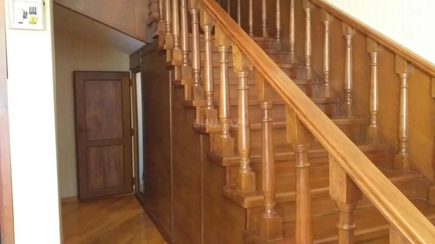 Satılır obyekt 335 m²