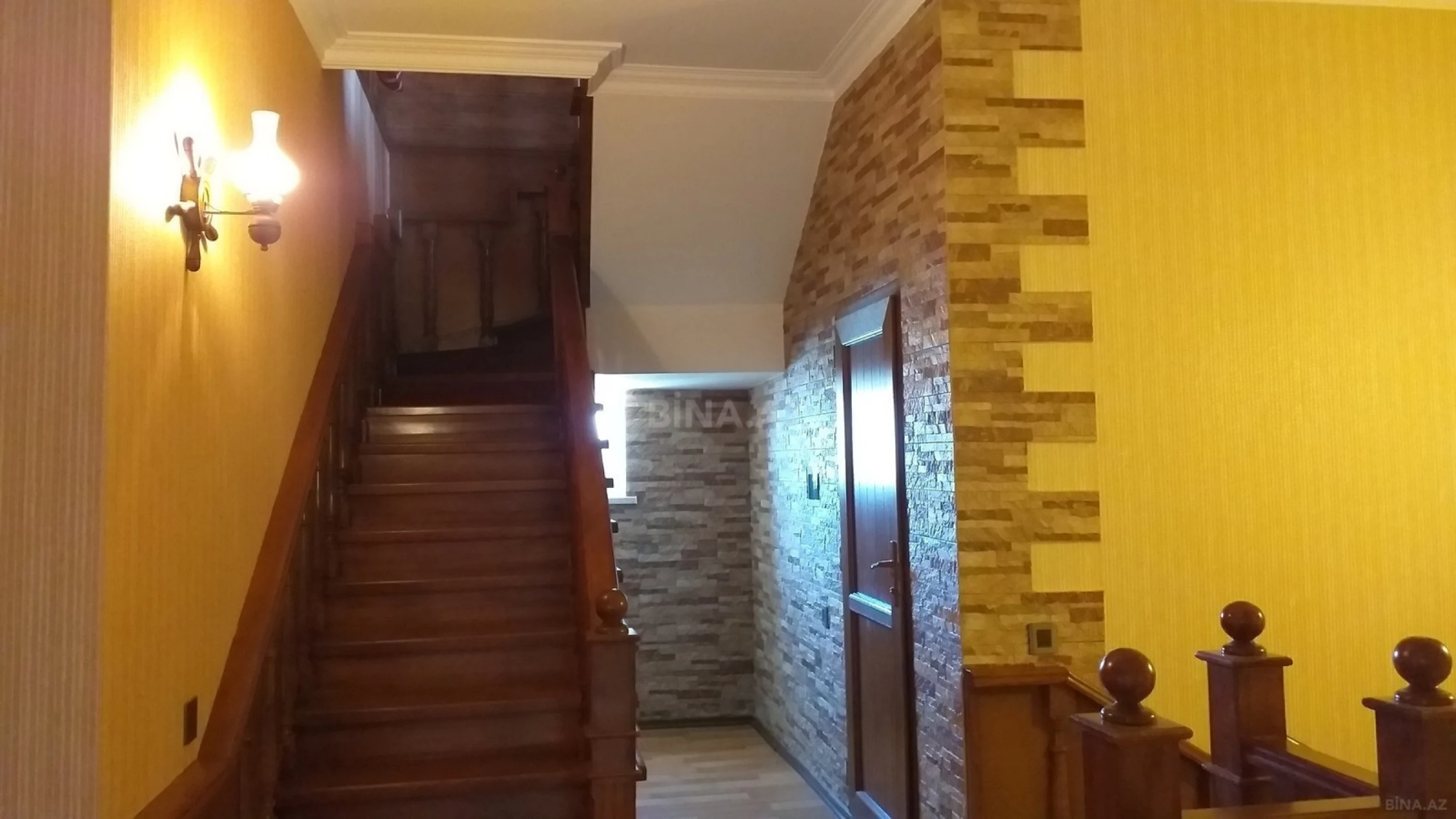 Satılır obyekt 335 m²