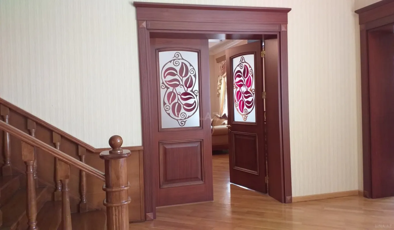 Satılır obyekt 335 m²