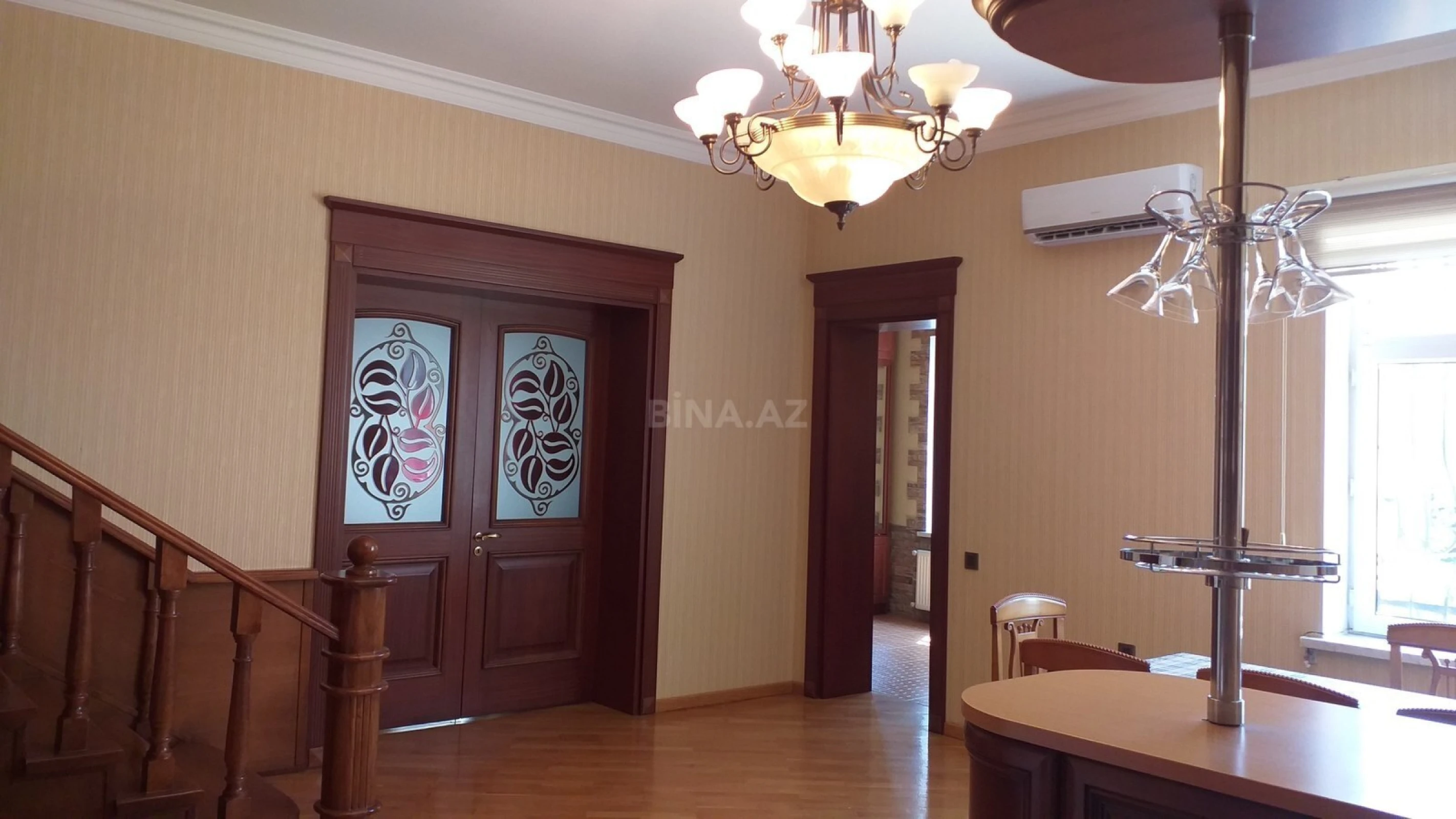 Satılır obyekt 335 m²