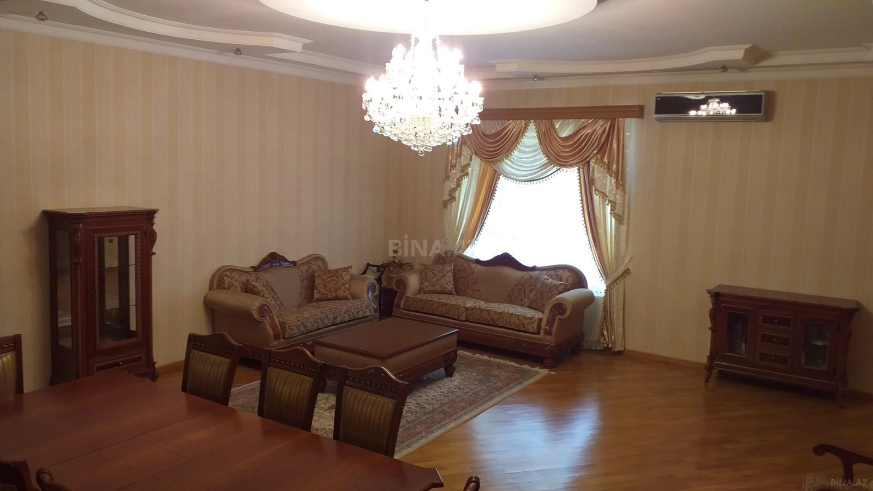 Satılır obyekt 335 m²