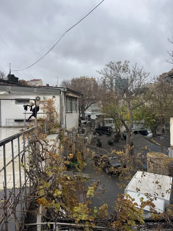 Satılır 2 otaqlı mənzil 92 m²