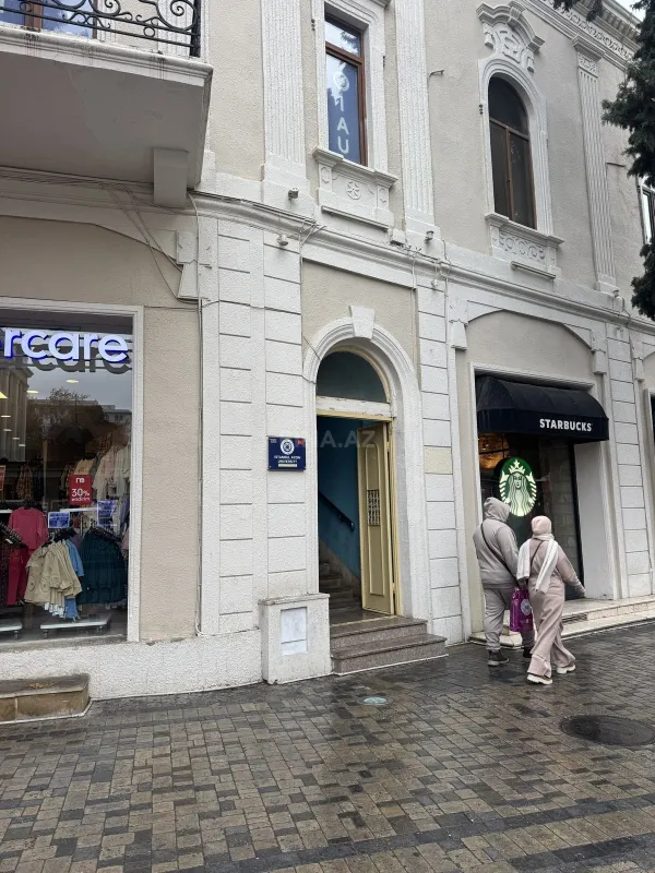 Satılır 2 otaqlı mənzil 92 m²