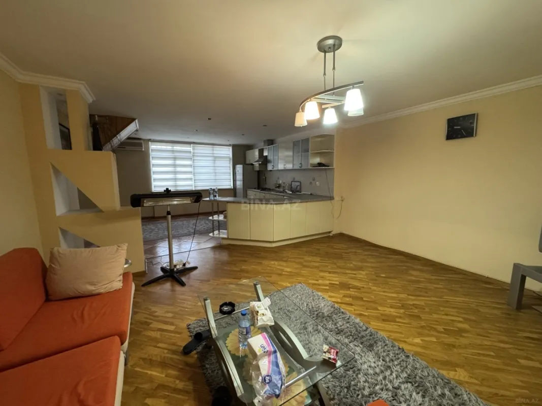 Satılır 2 otaqlı mənzil 92 m²