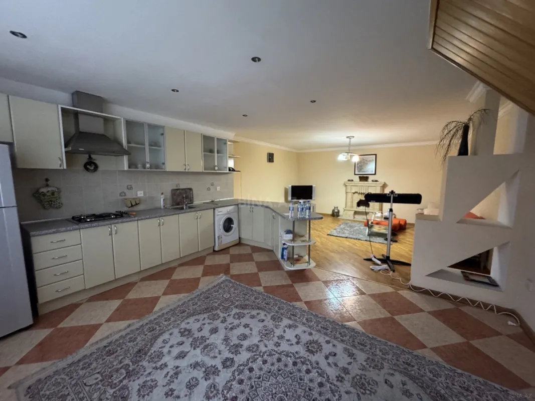 Satılır 2 otaqlı mənzil 92 m²