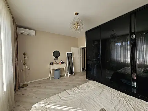 Satılır 3 otaqlı mənzil 82 m²