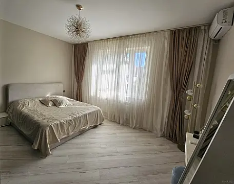 Satılır 3 otaqlı mənzil 82 m²