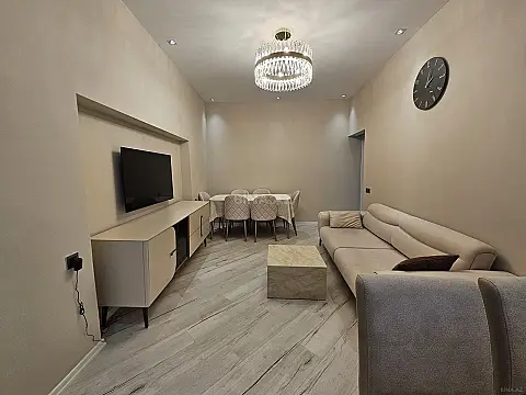 Satılır 3 otaqlı mənzil 82 m²