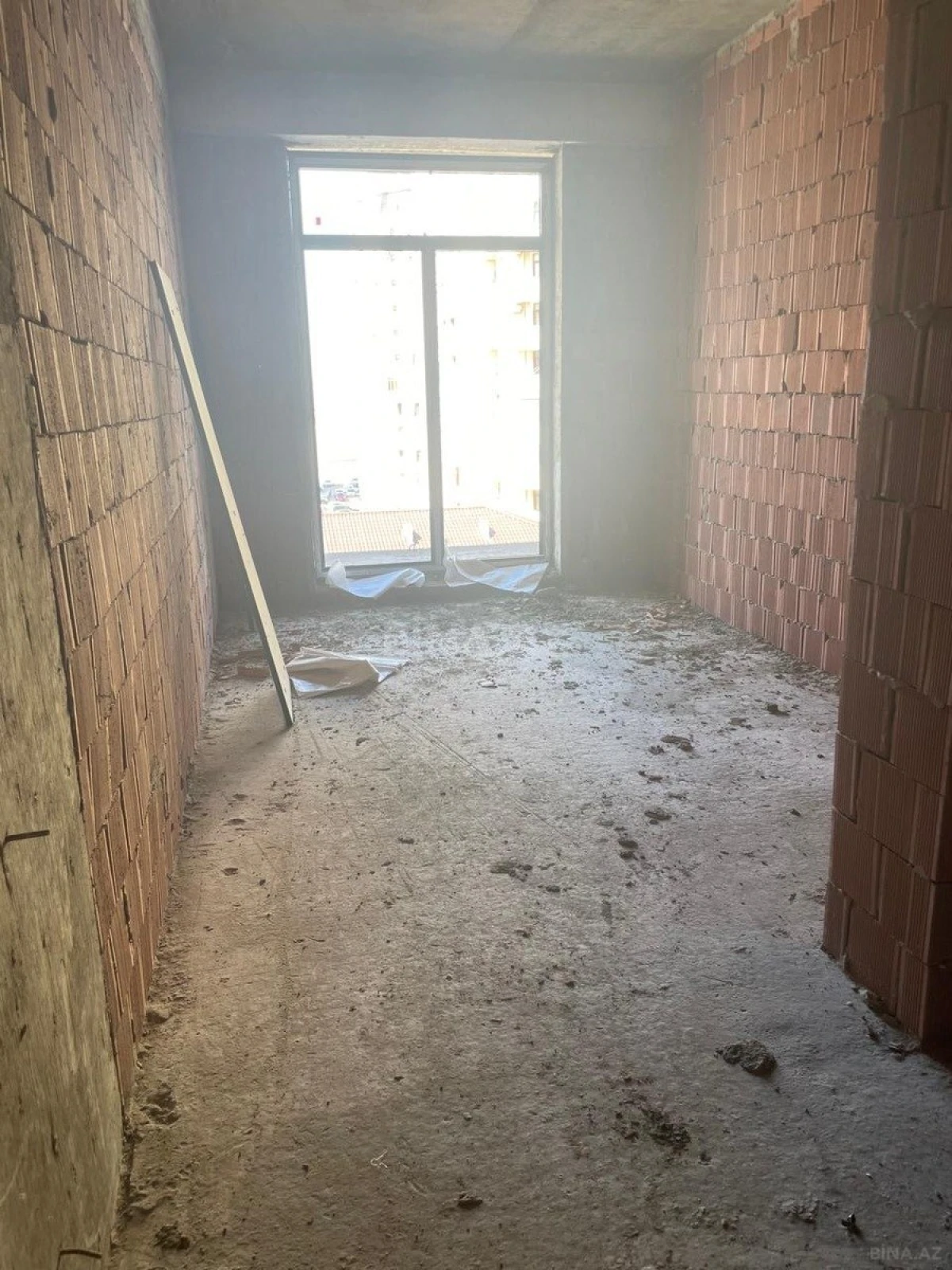 Satılır 1 otaqlı mənzil 65.5 m²