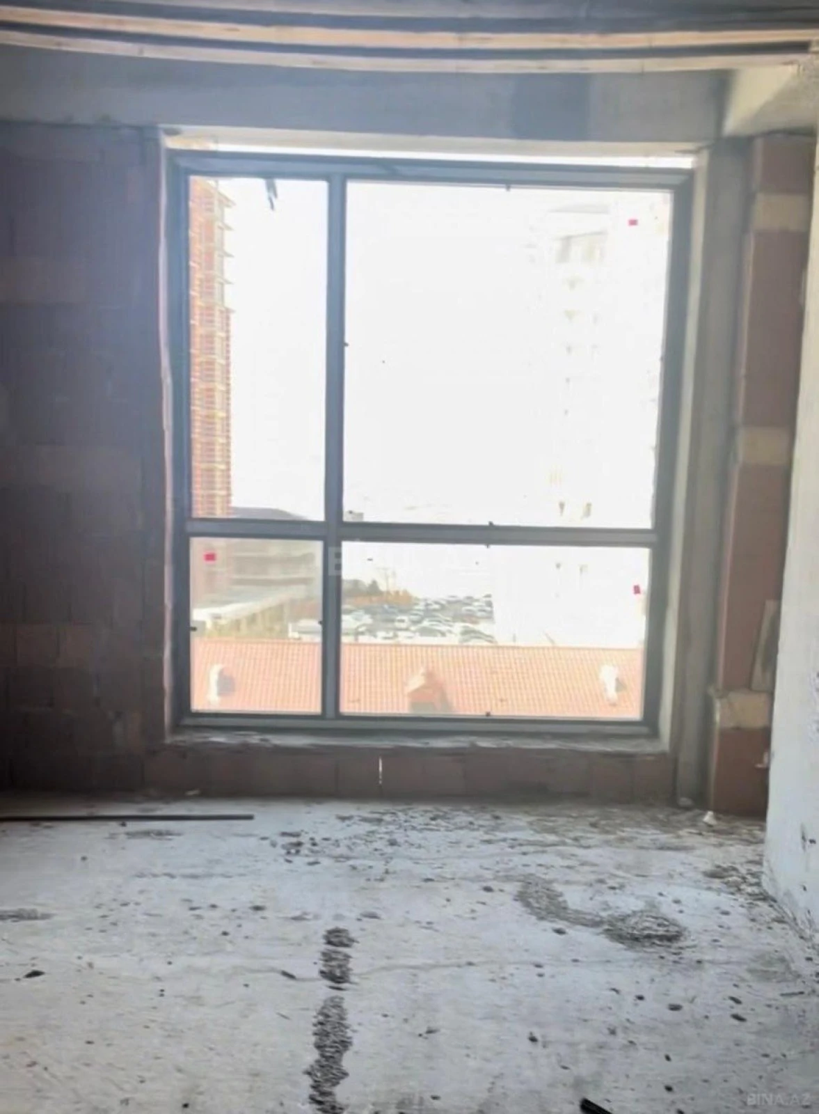 Satılır 1 otaqlı mənzil 65.5 m²