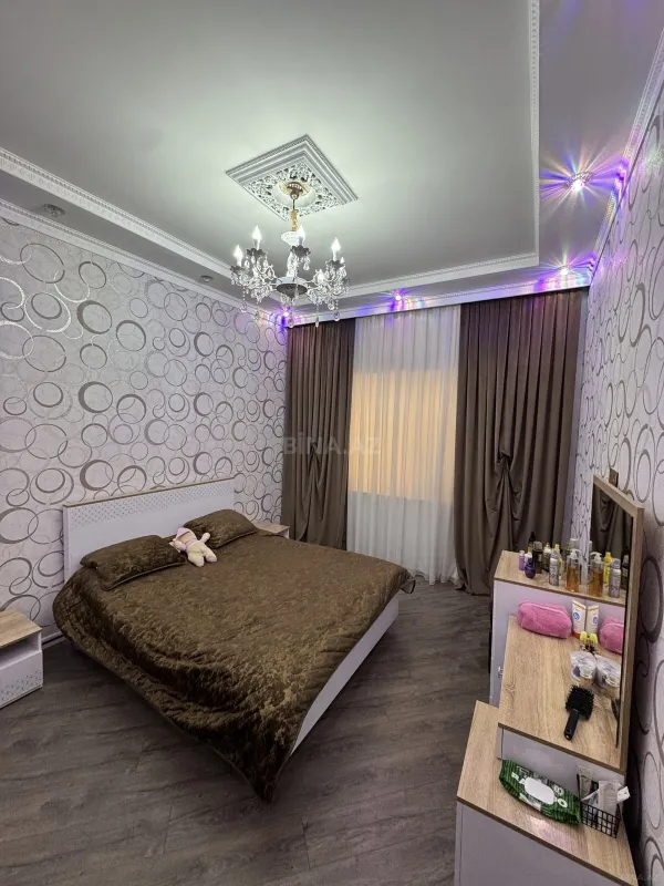 Satılır 7 otaqlı həyət evi 450 m²
