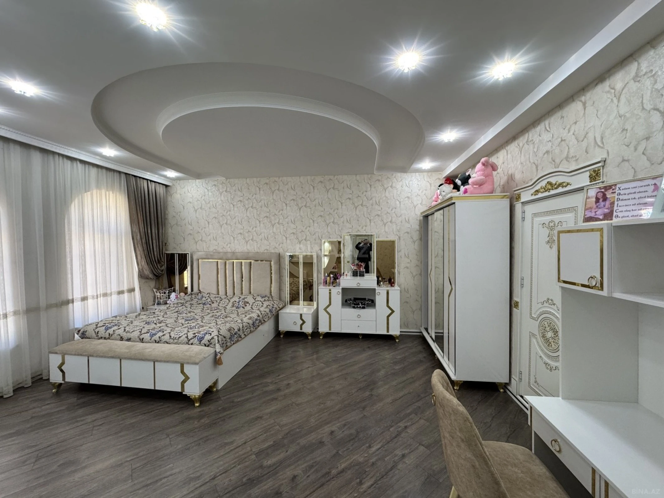 Satılır 7 otaqlı həyət evi 450 m²