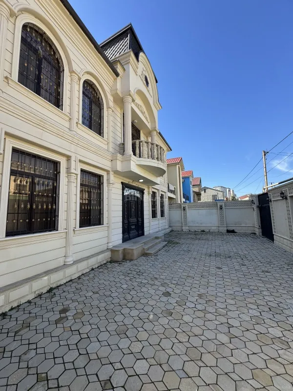 Satılır 7 otaqlı həyət evi 450 m²