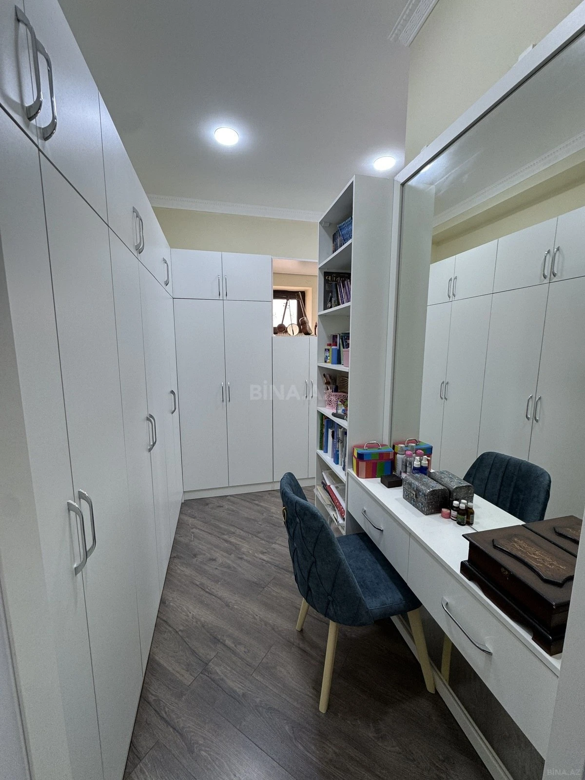 Satılır 7 otaqlı həyət evi 450 m²