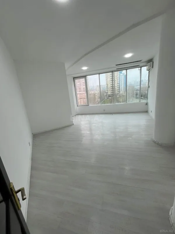 Kirayə verilir 2 otaqlı ofis 45 m²