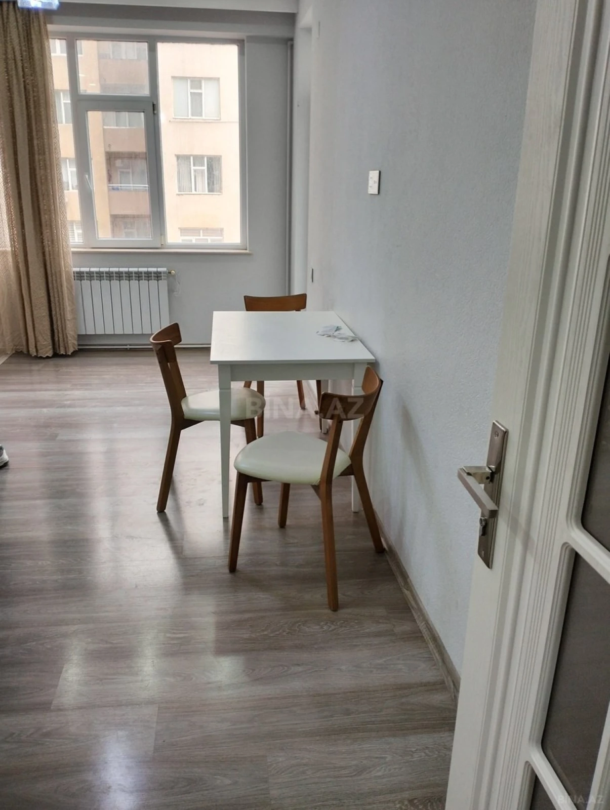 Satılır 2 otaqlı mənzil 96 m²