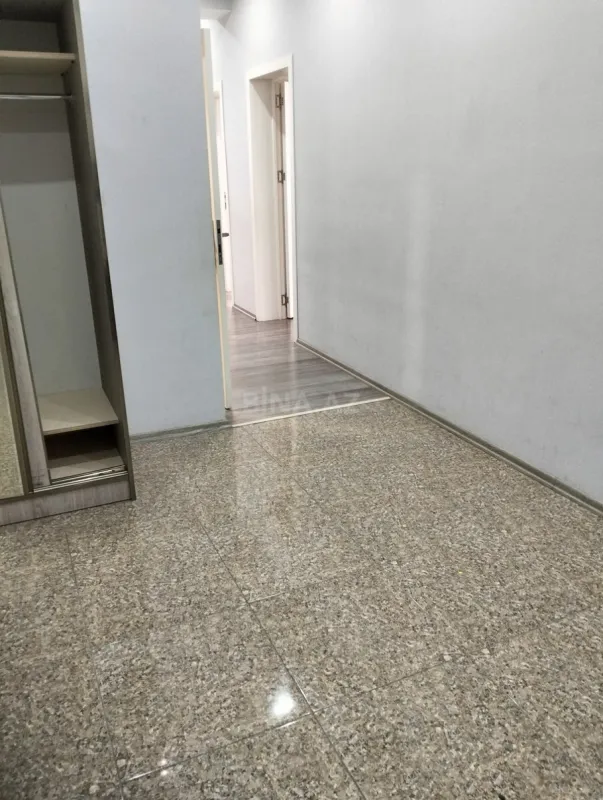 Satılır 2 otaqlı mənzil 96 m²