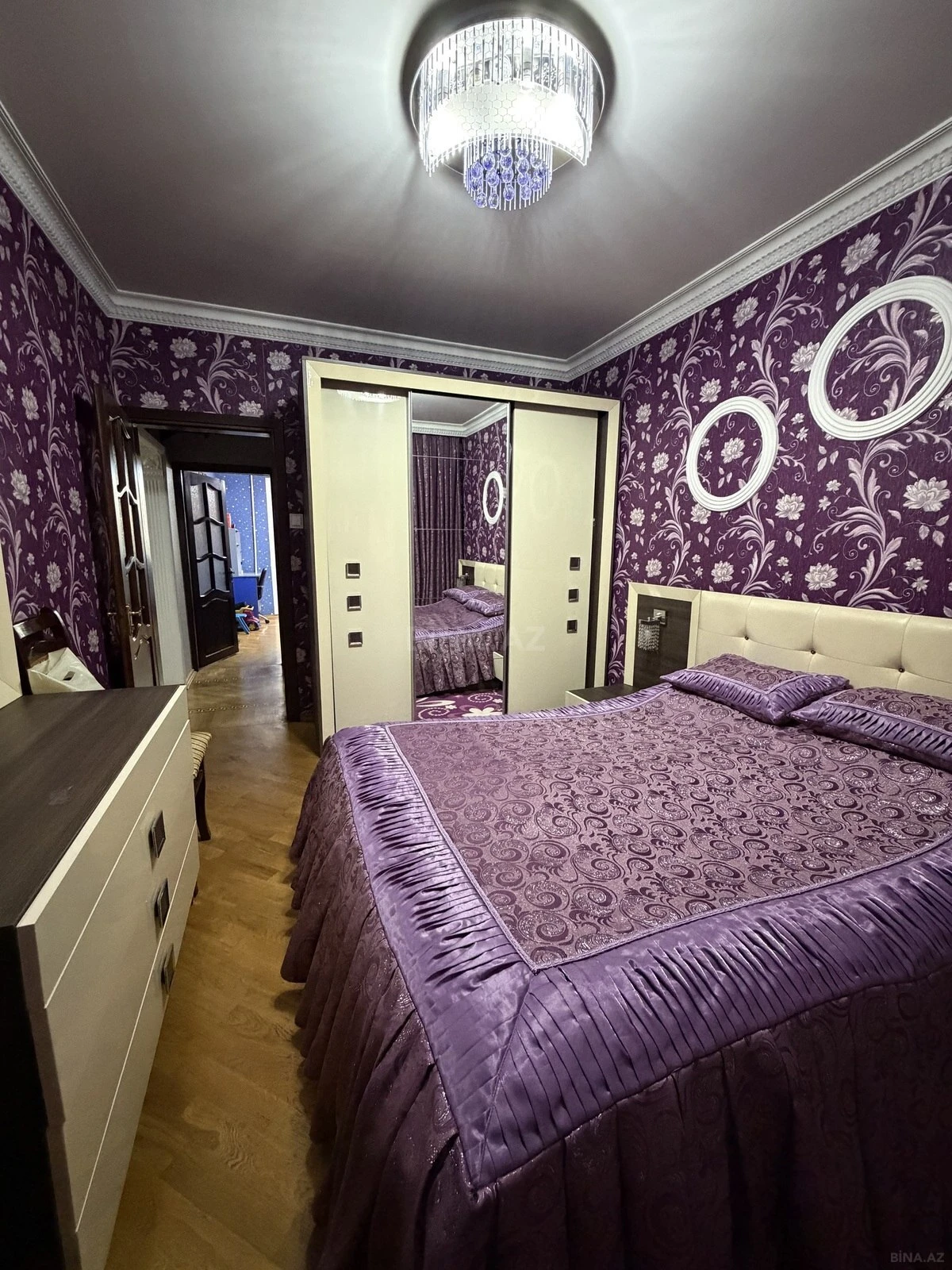 Satılır 4 otaqlı mənzil 115 m²