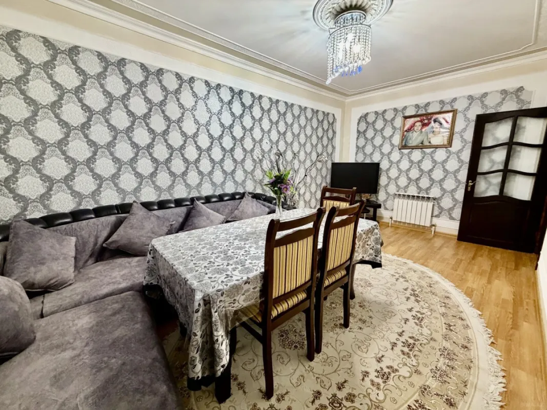 Satılır 4 otaqlı mənzil 115 m²