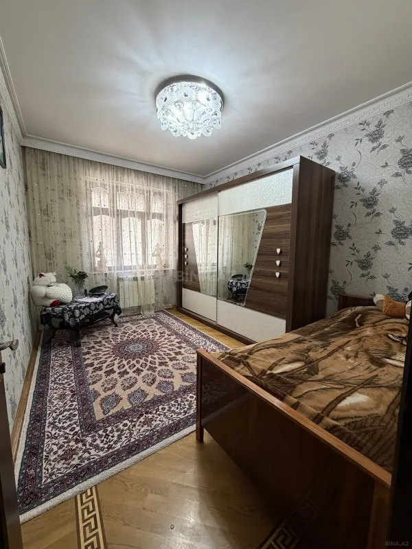 Satılır 4 otaqlı mənzil 115 m²
