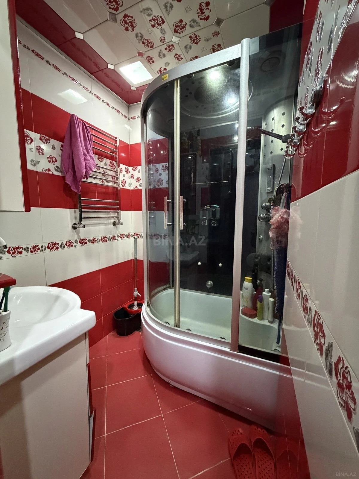 Satılır 4 otaqlı mənzil 115 m²