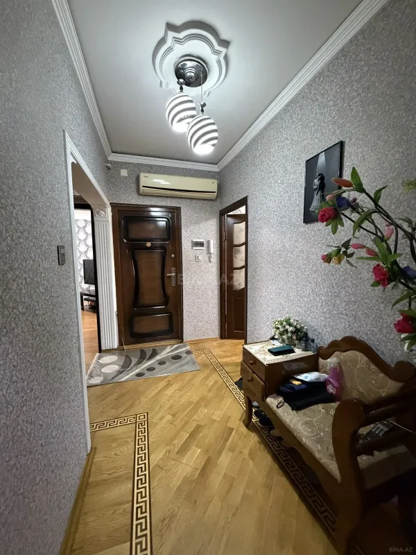 Satılır 4 otaqlı mənzil 115 m²