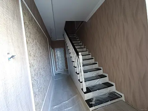 Satılır 4 otaqlı həyət evi 135 m²