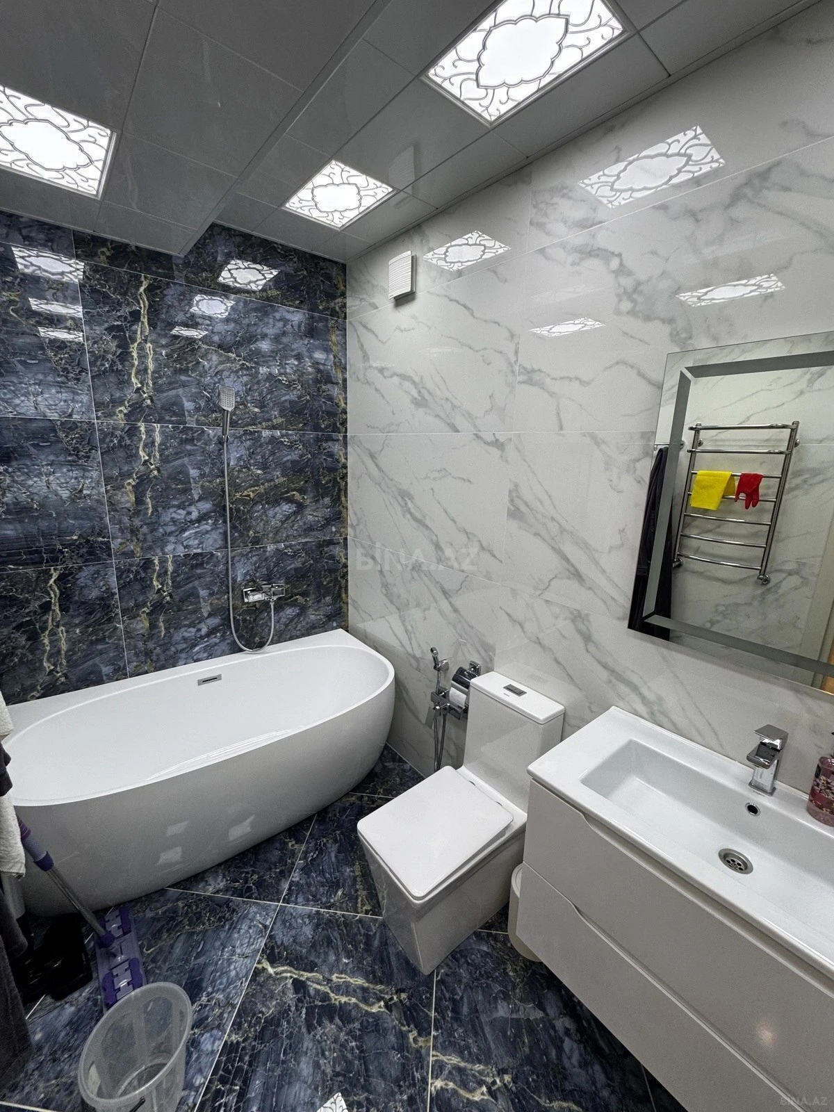 Satılır 3 otaqlı mənzil 140 m²