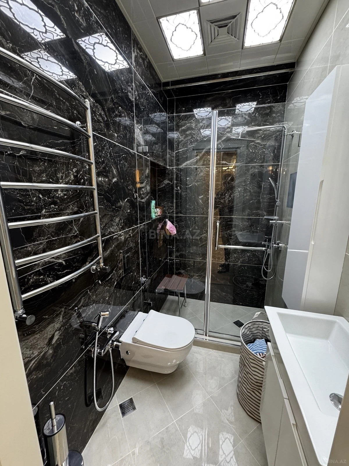 Satılır 3 otaqlı mənzil 140 m²