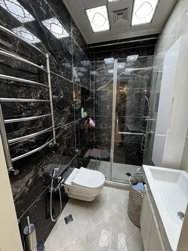 Satılır 3 otaqlı mənzil 140 m²