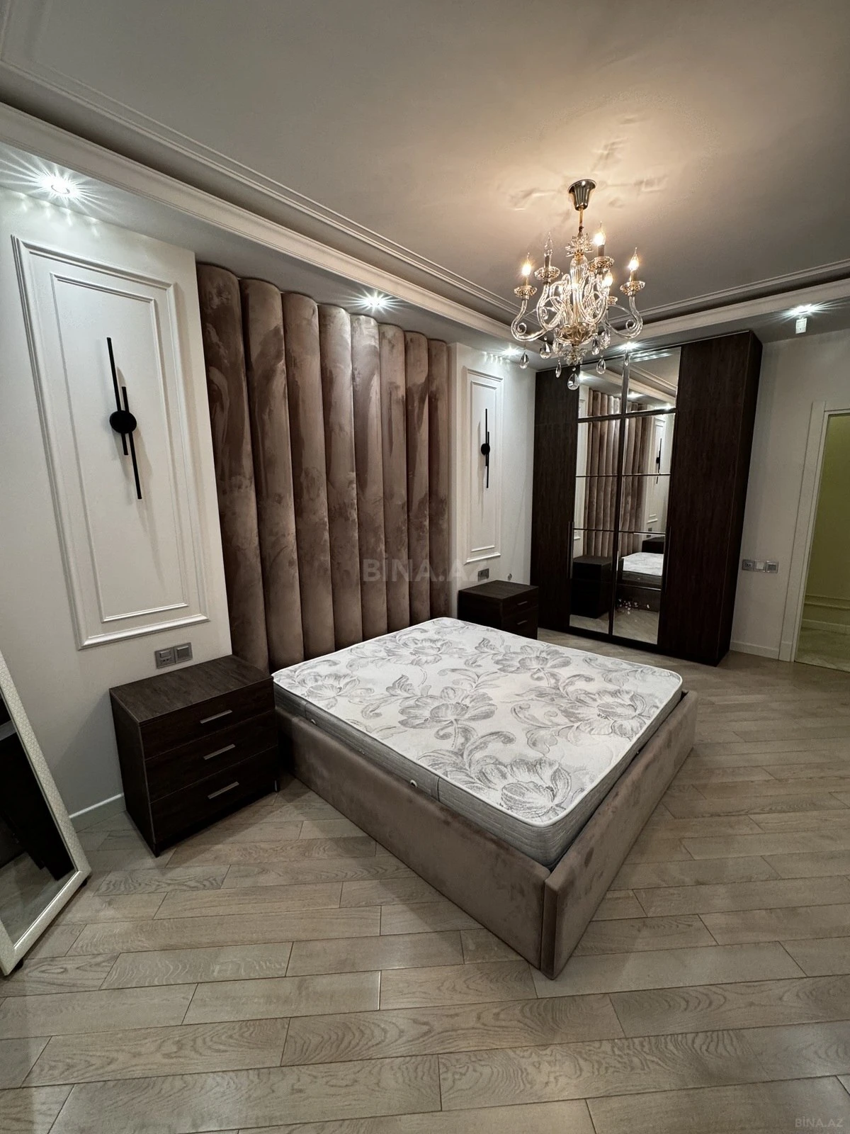 Satılır 3 otaqlı mənzil 140 m²