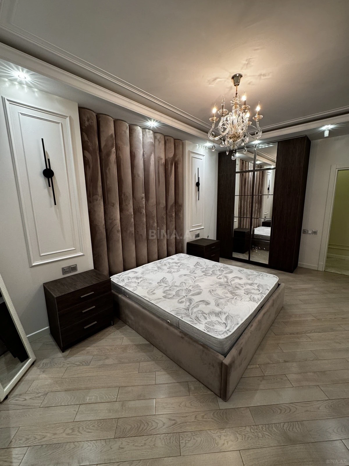 Satılır 3 otaqlı mənzil 140 m²