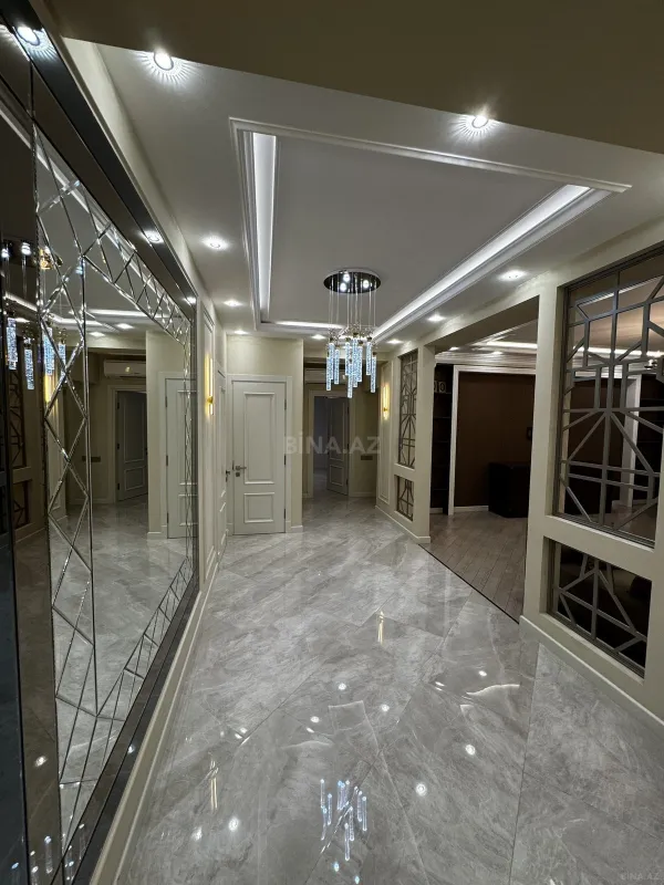 Satılır 3 otaqlı mənzil 140 m²