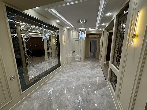 Satılır 3 otaqlı mənzil 140 m²