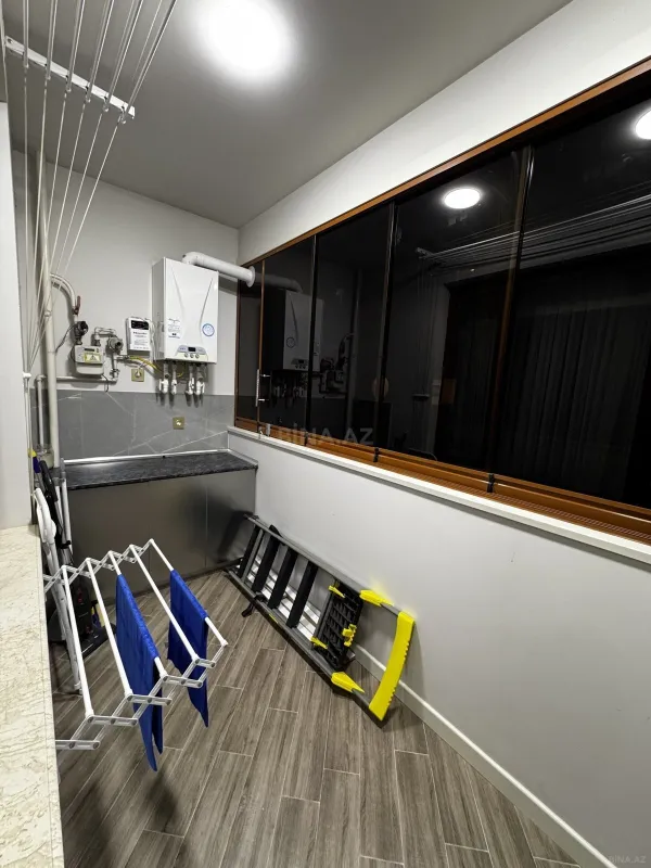 Satılır 3 otaqlı mənzil 140 m²