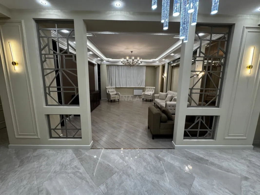 Satılır 3 otaqlı mənzil 140 m²