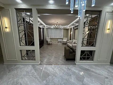 Satılır 3 otaqlı mənzil 140 m²