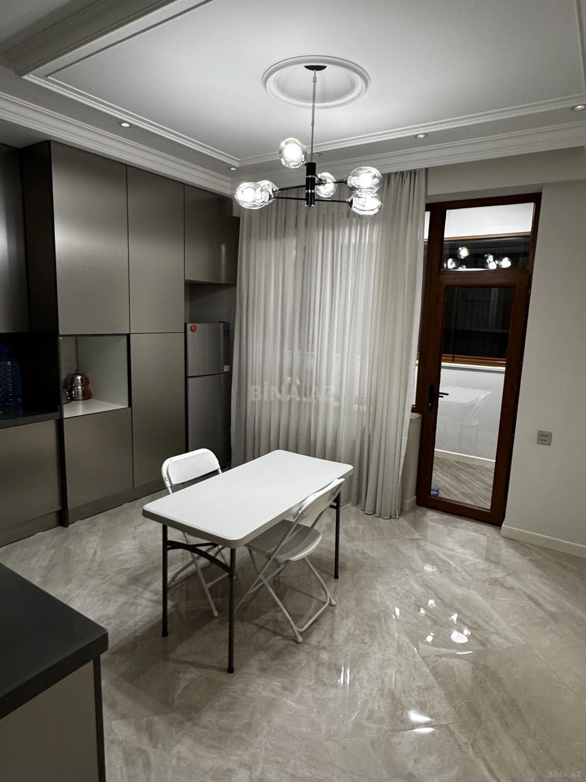 Satılır 3 otaqlı mənzil 140 m²