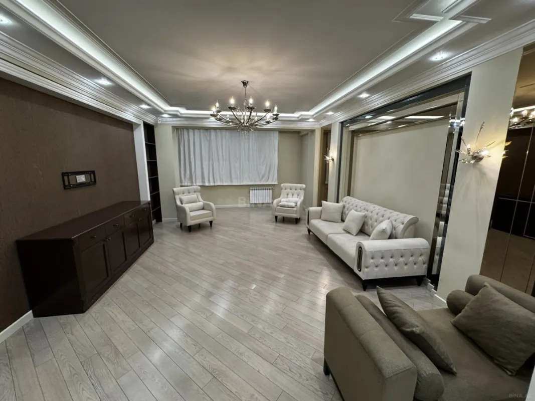 Satılır 3 otaqlı mənzil 140 m²