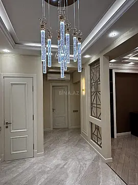 Satılır 3 otaqlı mənzil 140 m²