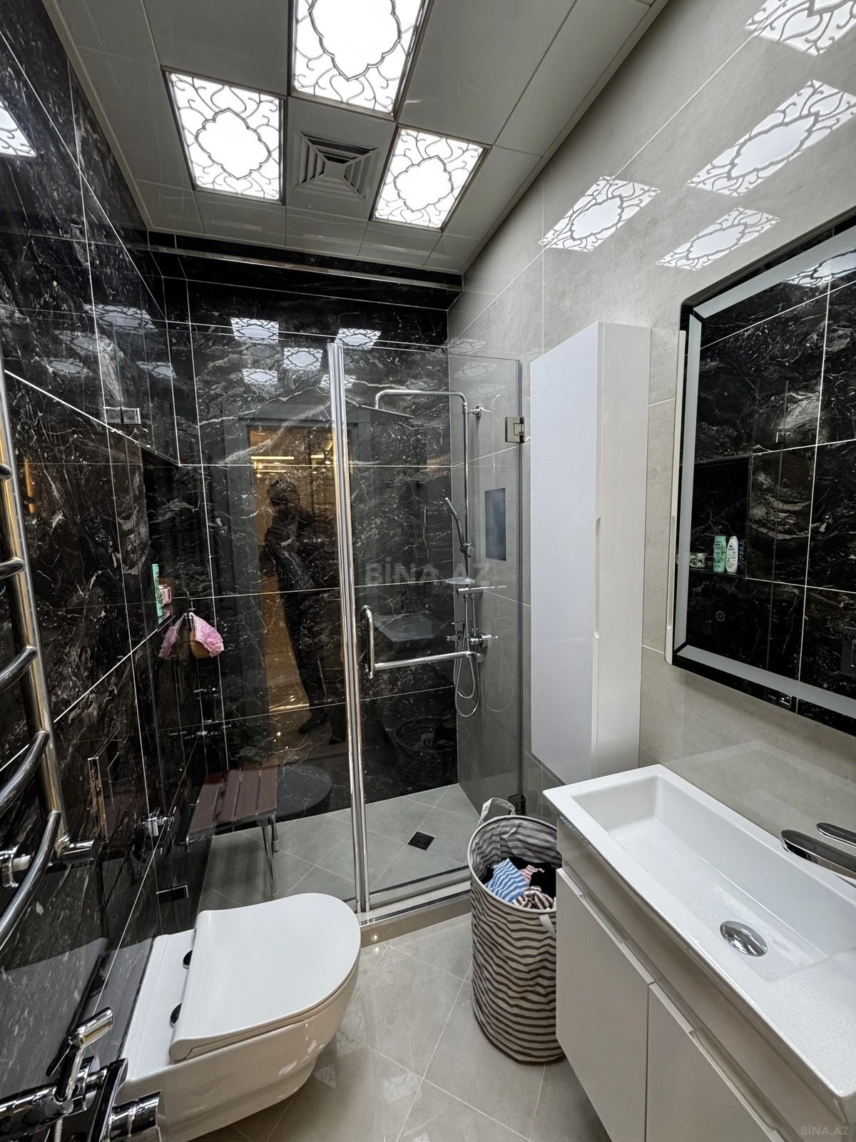 Satılır 3 otaqlı mənzil 140 m²