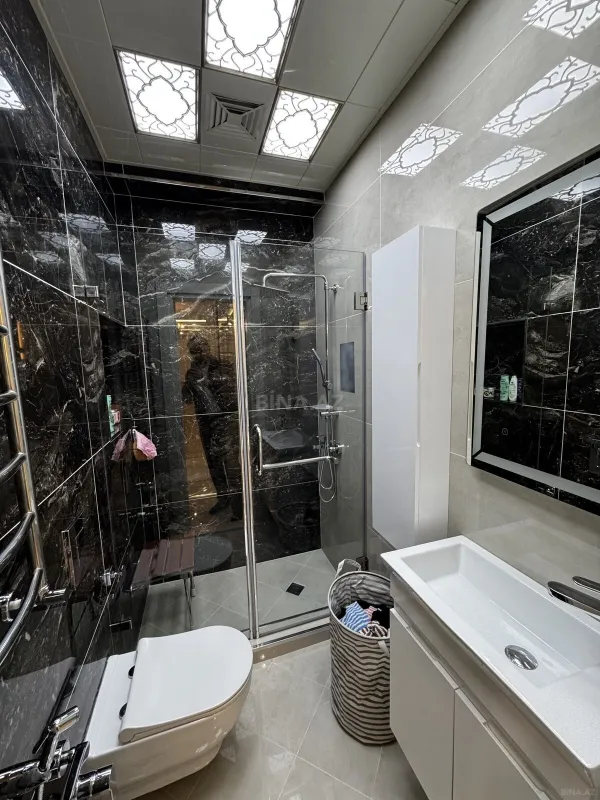 Satılır 3 otaqlı mənzil 140 m²