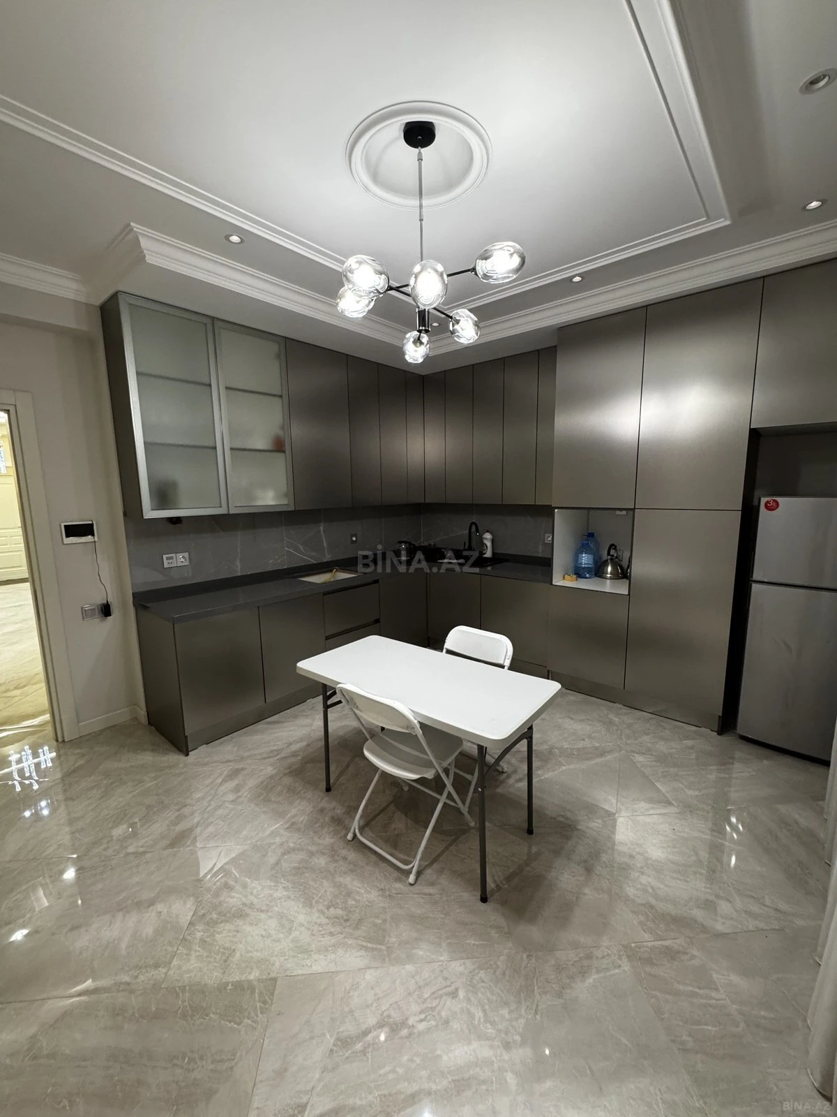 Satılır 3 otaqlı mənzil 140 m²