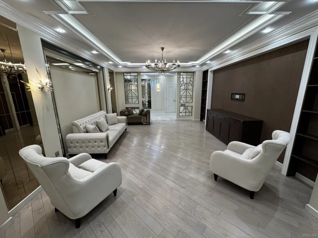 Satılır 3 otaqlı mənzil 140 m²