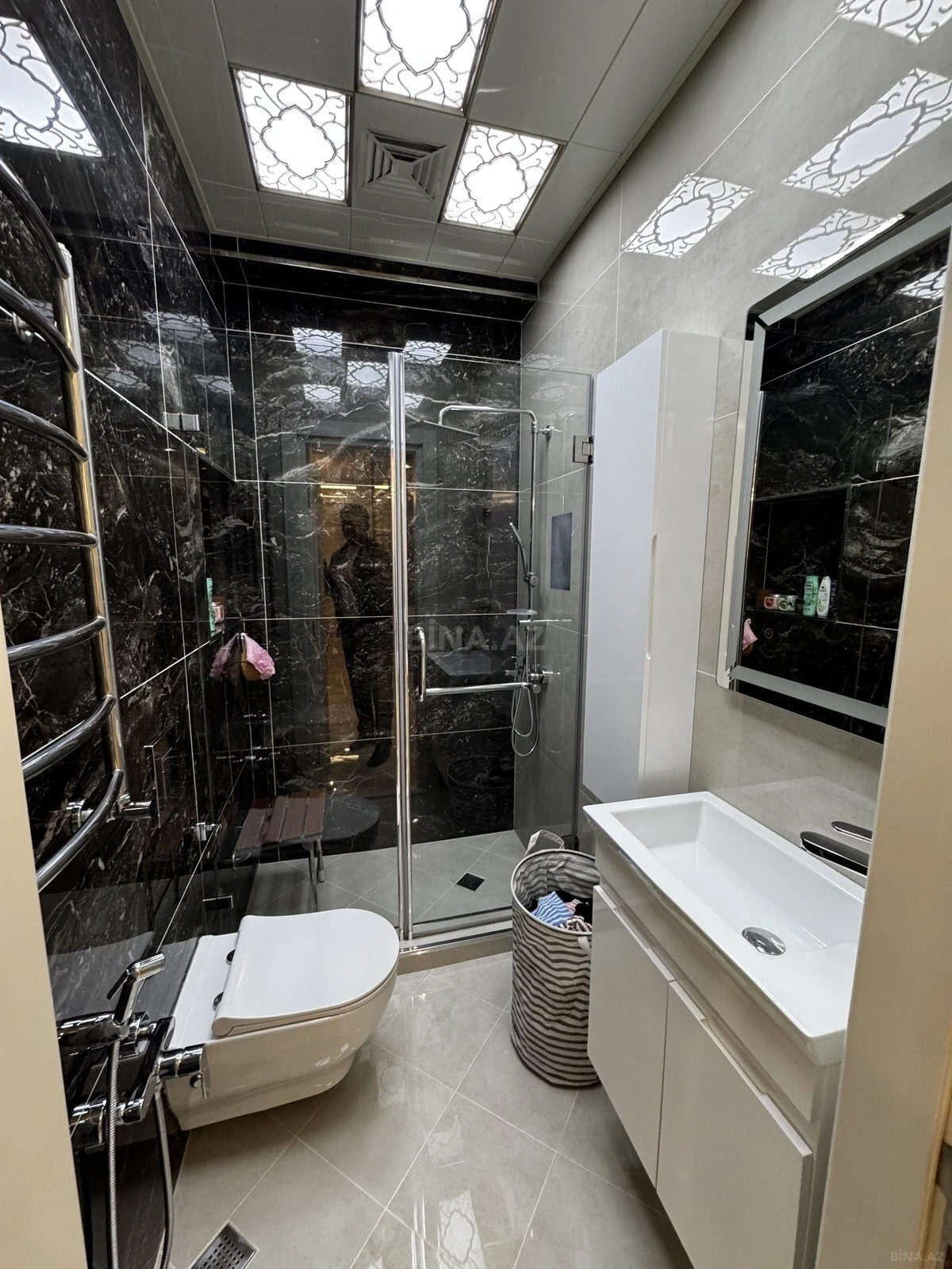 Satılır 3 otaqlı mənzil 140 m²