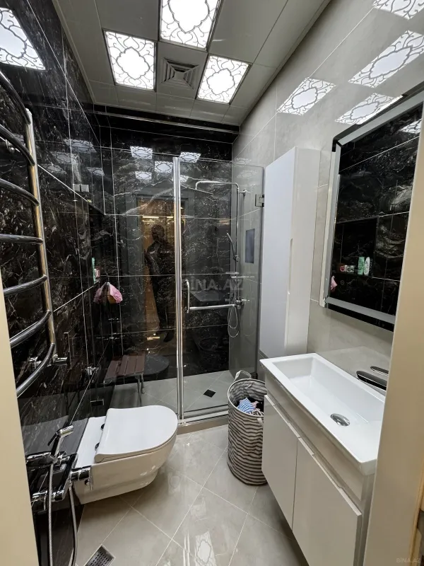 Satılır 3 otaqlı mənzil 140 m²